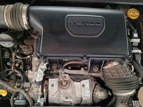 Used 2024 Jeep Compass Latitude image 30