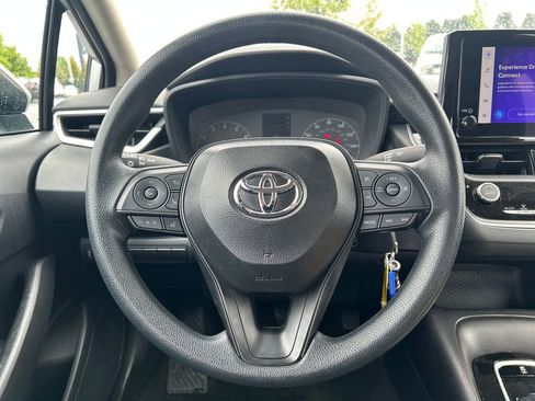 Used 2025 Toyota Corolla LE FWD image 20