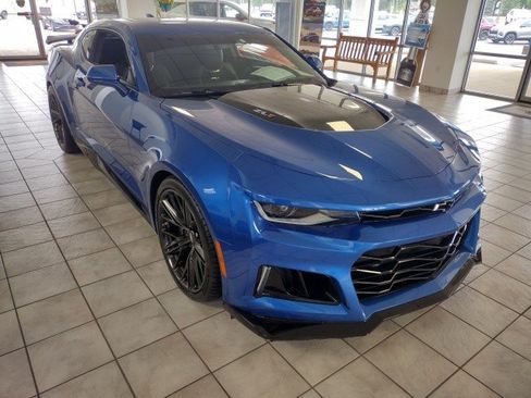 Used 2018 Chevrolet Camaro ZL1 w/ LPO, ZL1 Protection Package RWD image 5