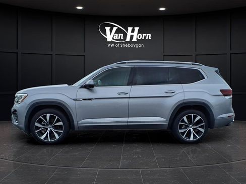Used 2024 Volkswagen Atlas SEL Premium R-Line image 8