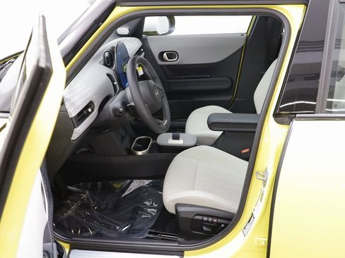 Certified 2025 MINI Cooper S image 6