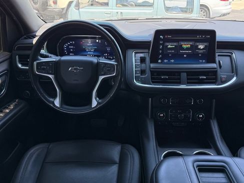 Used 2022 Chevrolet Suburban Z71 w/ Luxury Package AWD/4WD image 12