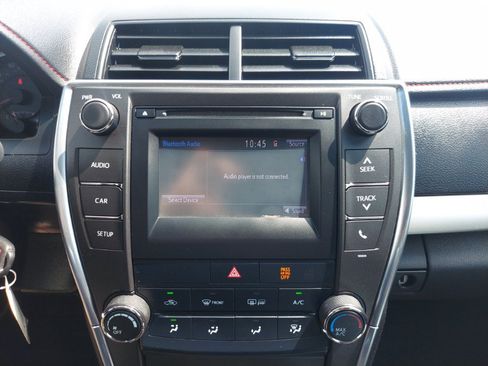 Used 2017 Toyota Camry SE FWD image 13