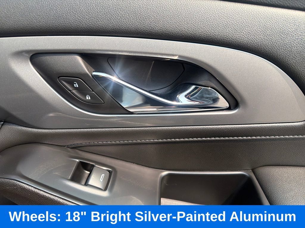Used 2023 Chevrolet Traverse LT AWD/4WD image 24