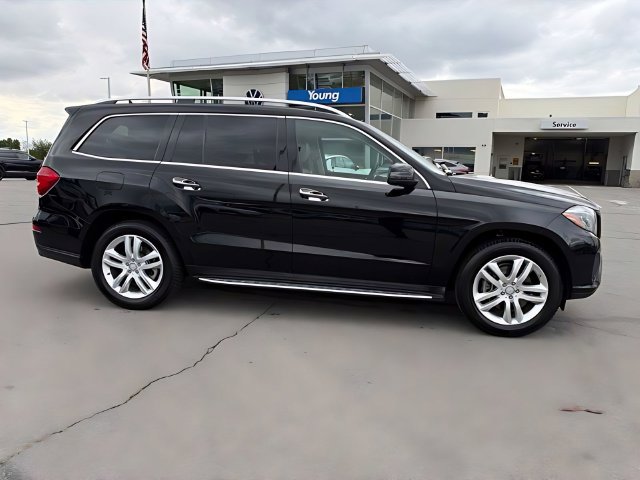 Used 2017 Mercedes-Benz GLS 450 4MATIC image 2