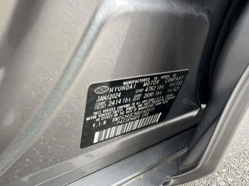 Used 2024 Genesis G70 2.5T RWD image 18