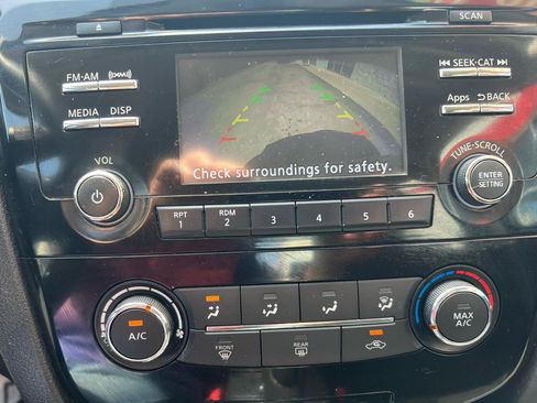 Used 2016 Nissan Rogue S AWD/4WD image 22