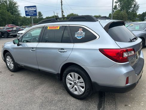 Used 2017 Subaru Outback 2.5i Premium AWD/4WD image 2