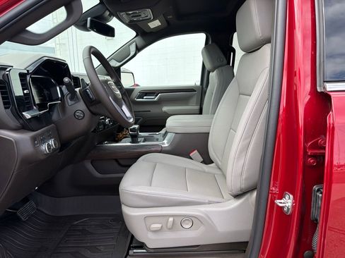 New 2026 GMC Sierra 1500 SLT image 12