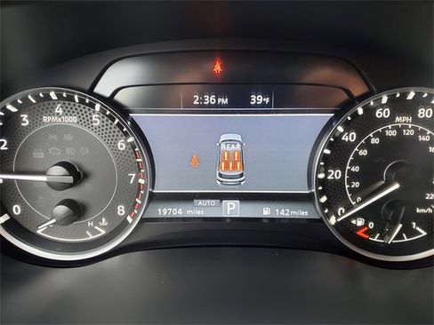 Used 2023 Nissan Armada SL w/ Captain's Chairs Package image 22