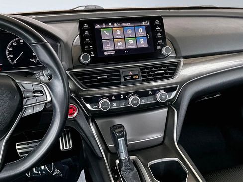 Used 2018 Honda Accord Sport image 9