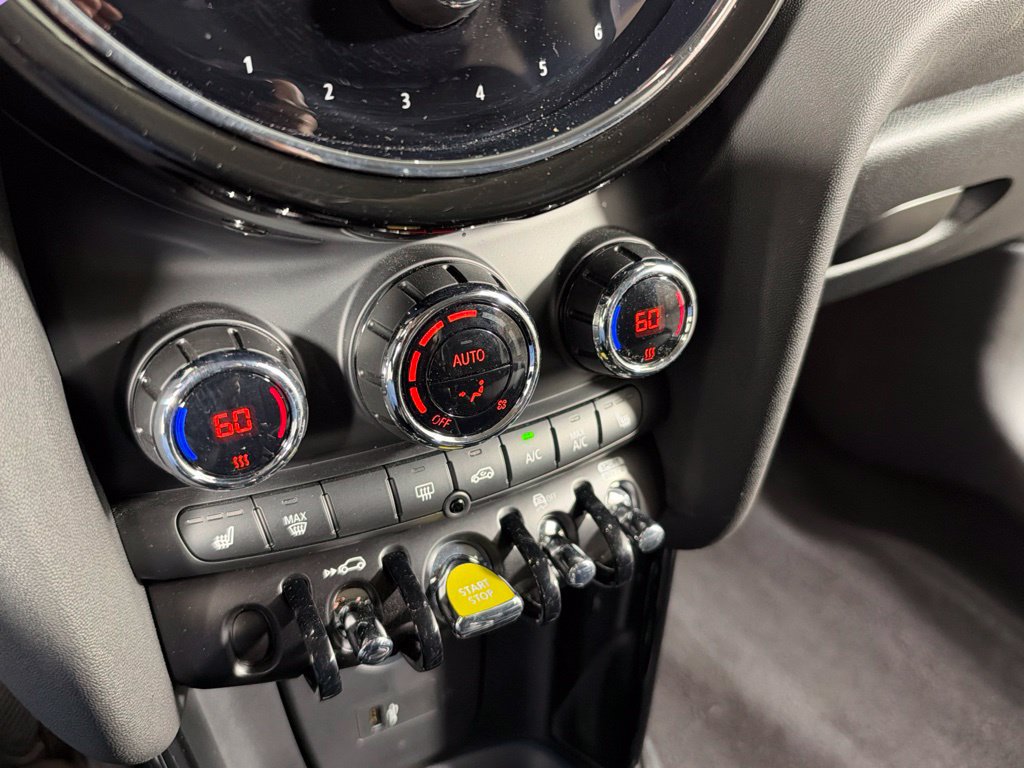 Used 2024 MINI Cooper SE FWD image 21
