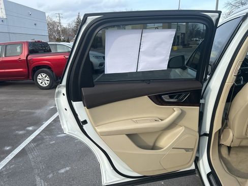 Used 2017 Audi Q7 3.0T Premium Plus w/ Premium Plus Package image 15