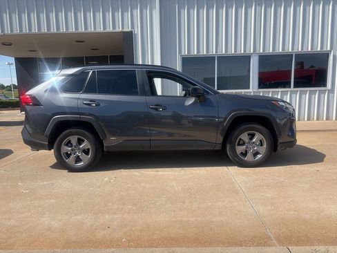 Used 2023 Toyota RAV4 LE AWD/4WD image 3