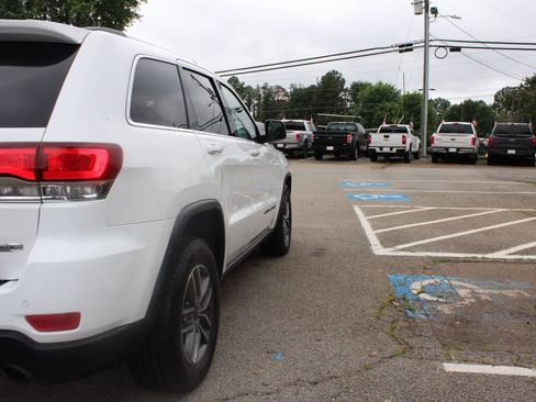 Used 2020 Jeep Grand Cherokee Laredo w/ Quick Order Package 2BN North AWD/4WD image 31