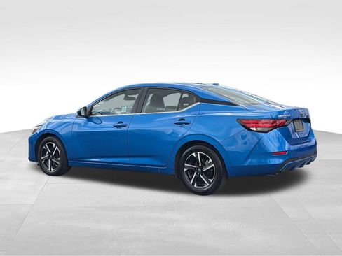 Used 2025 Nissan Sentra SV FWD image 5