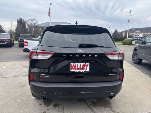 Used 2022 Ford Escape SE image 11