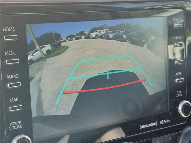 Used 2021 Toyota Highlander XLE FWD image 11