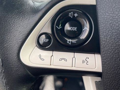 Used 2017 Toyota Prius Prime Premium FWD image 16