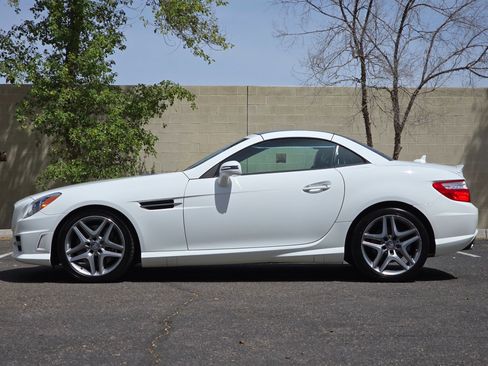 Used 2016 Mercedes-Benz SLK 350 image 7