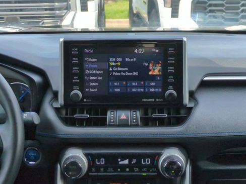Certified 2020 Toyota RAV4 XSE w/ XSE Grade Weather Package AWD/4WD image 17