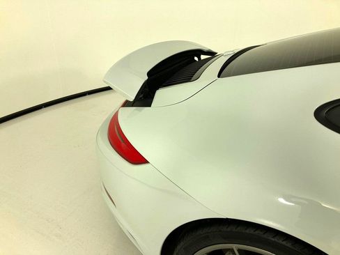 Used 2018 Porsche 911 Carrera S image 34