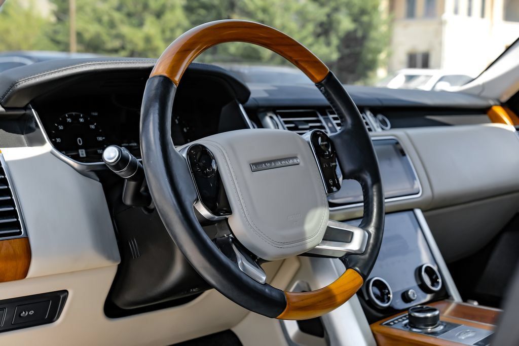 Used 2019 Land Rover Range Rover HSE AWD/4WD image 14