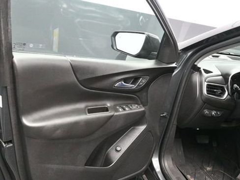 Used 2021 Chevrolet Equinox LT FWD image 18