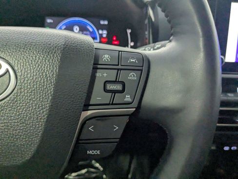Used 2025 Toyota Camry LE w/ Convenience Package FWD image 16