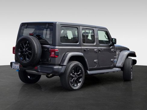 Used 2023 Jeep Wrangler Unlimited Sahara AWD/4WD image 5