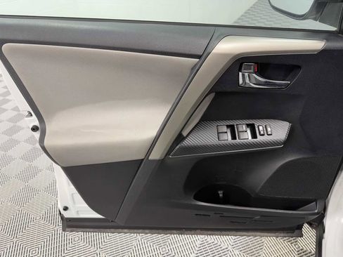 Used 2014 Toyota RAV4 XLE image 9