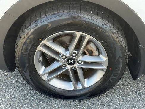 Used 2018 Hyundai Santa Fe Sport w/ Cargo Package AWD/4WD image 10