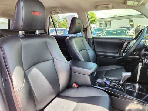 Used 2019 Toyota 4Runner TRD Off-Road Premium AWD/4WD image 16