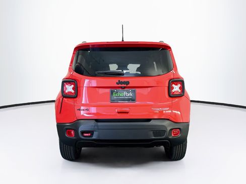 Used 2023 Jeep Renegade Trailhawk AWD/4WD image 7