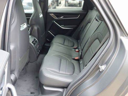 Used 2026 Jaguar F-PACE R-Dynamic S image 32