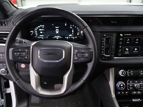 Used 2024 GMC Yukon XL Denali image 17