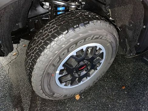 New 2025 Toyota Tacoma TRD Off-Road image 2