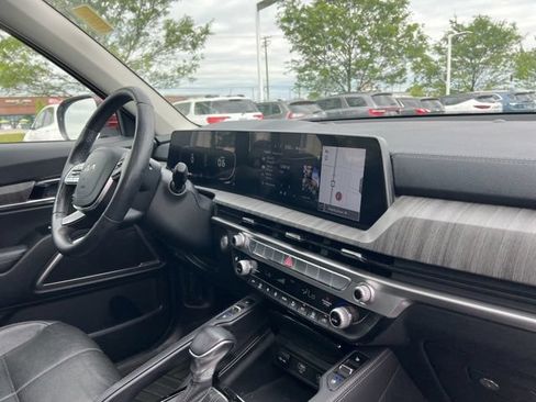 Used 2024 Kia Telluride EX w/ EX Captain's Chair Package AWD/4WD image 39