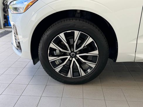 Used 2024 Volvo XC60 B5 Core AWD/4WD image 10