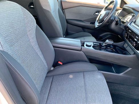 Used 2022 Nissan Rogue SV image 26