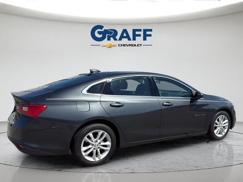 Used 2017 Chevrolet Malibu LT FWD image 8