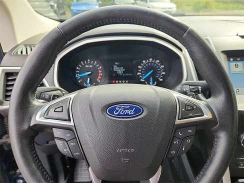 Used 2019 Ford Edge SEL image 19