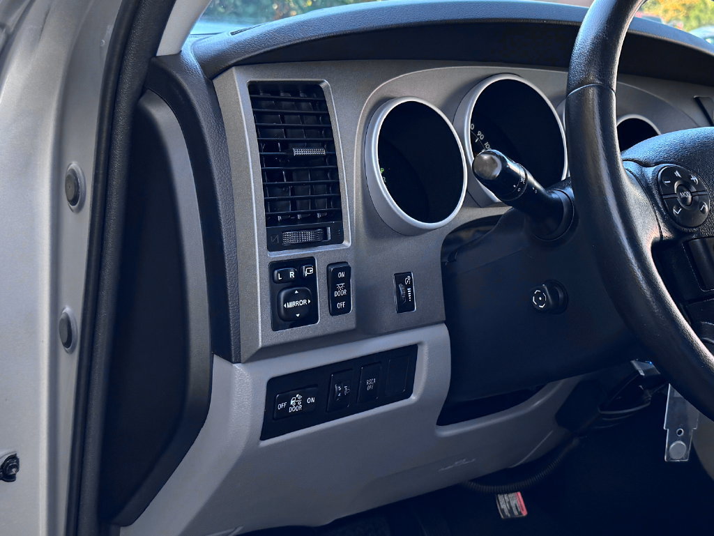 Used 2012 Toyota Tundra Limited w/ Memory Pkg AWD/4WD image 18