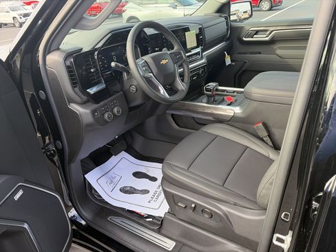 New 2026 Chevrolet Silverado 1500 LTZ w/ LTZ Premium Package image 19