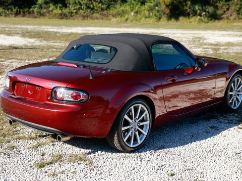 Used 2006 MAZDA MX-5 Miata Sport image 11