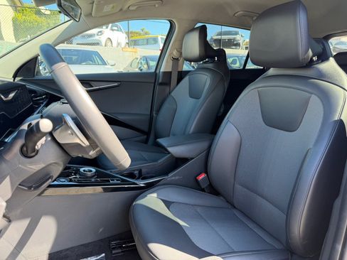 Used 2024 Kia Niro Wind FWD image 19