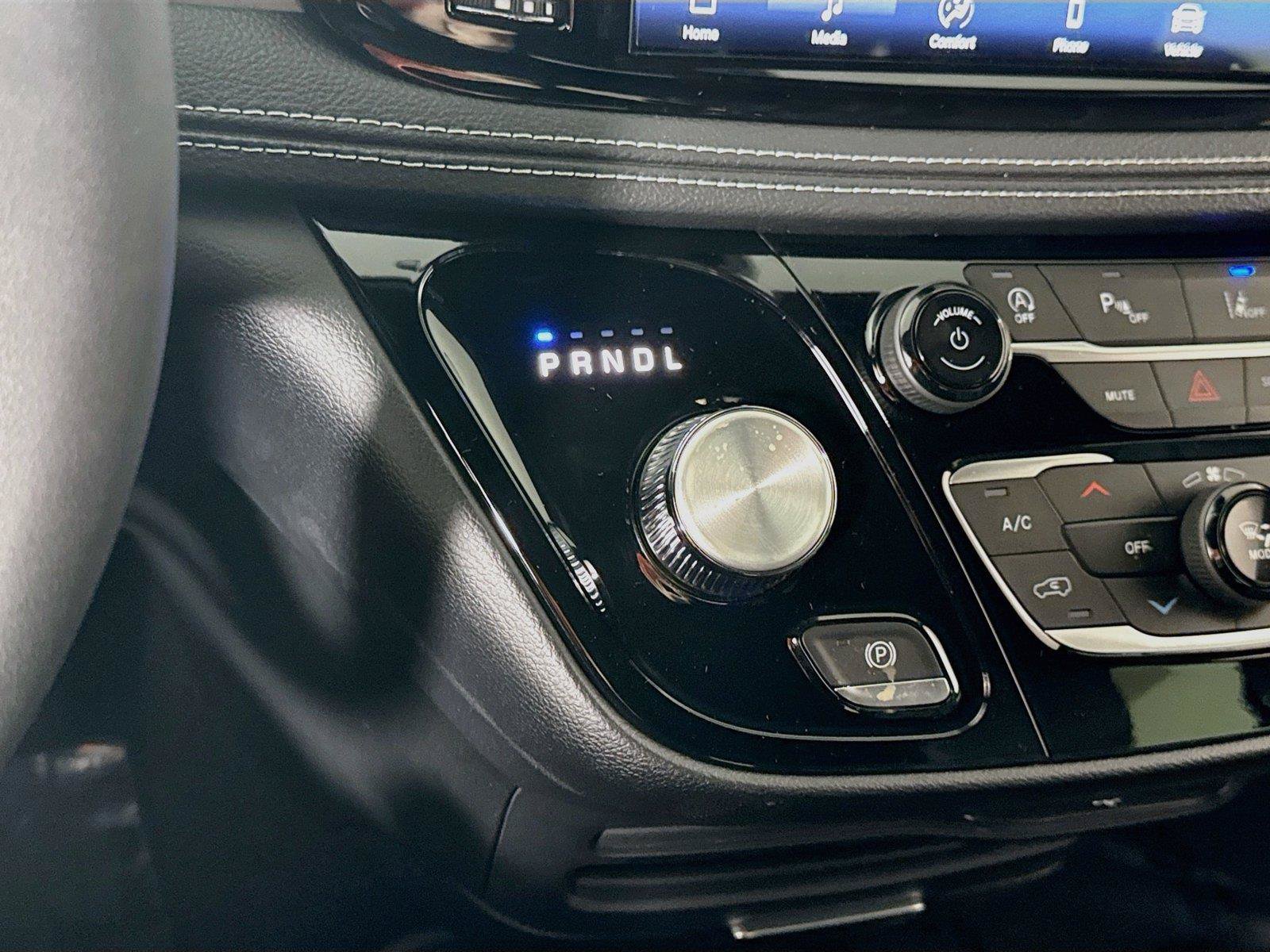 New 2027 Chrysler Pacifica Select AWD/4WD image 10