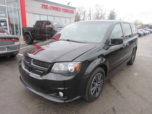Used 2017 Dodge Grand Caravan GT image 1