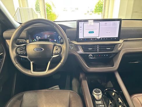 Used 2026 Ford Explorer Platinum AWD/4WD image 17