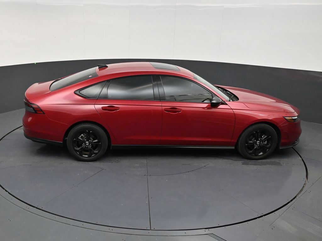 Used 2025 Honda Accord SE image 16